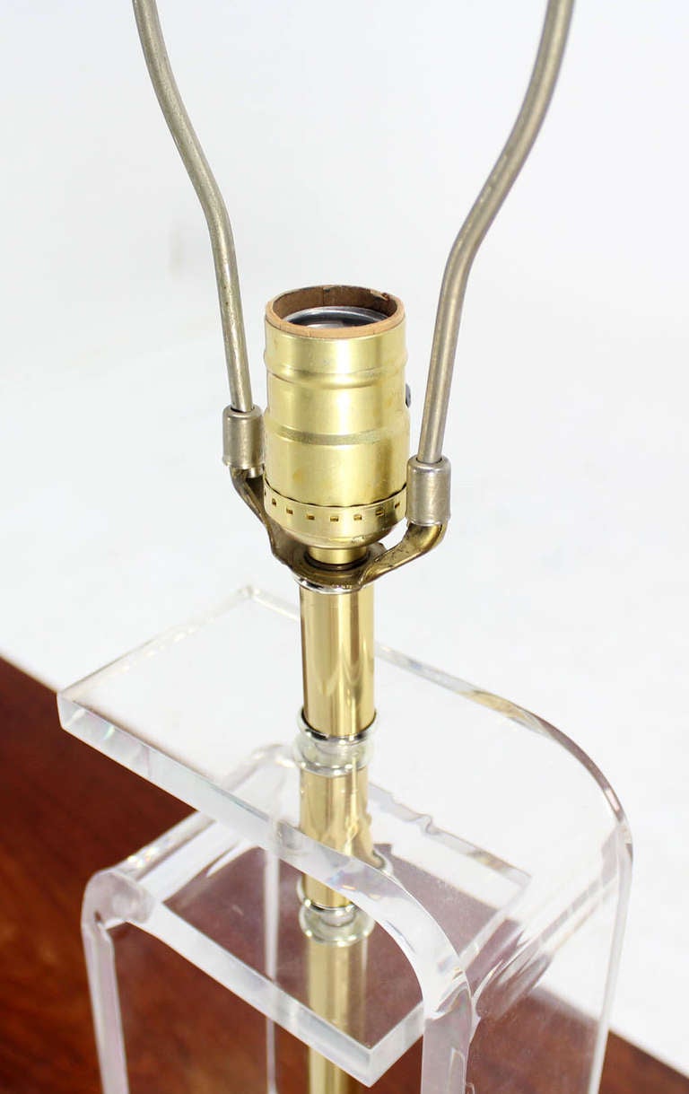 Mid-Century Modern Bent Lucite Table Lamp