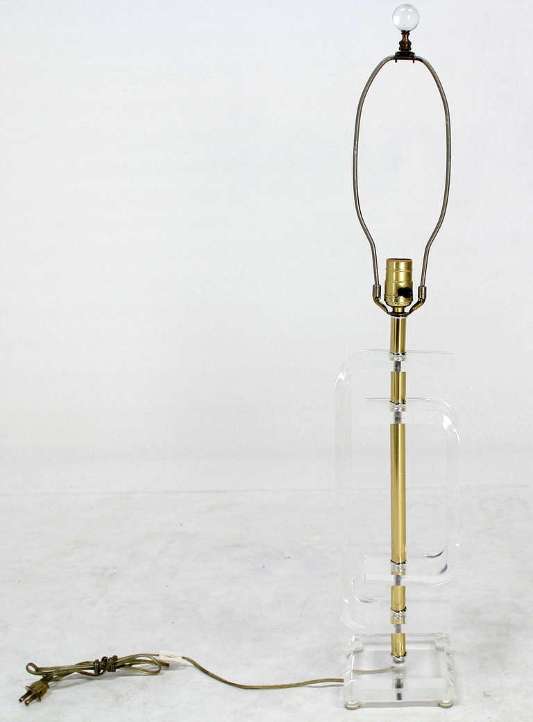 Mid-Century Modern Bent Lucite Table Lamp 2