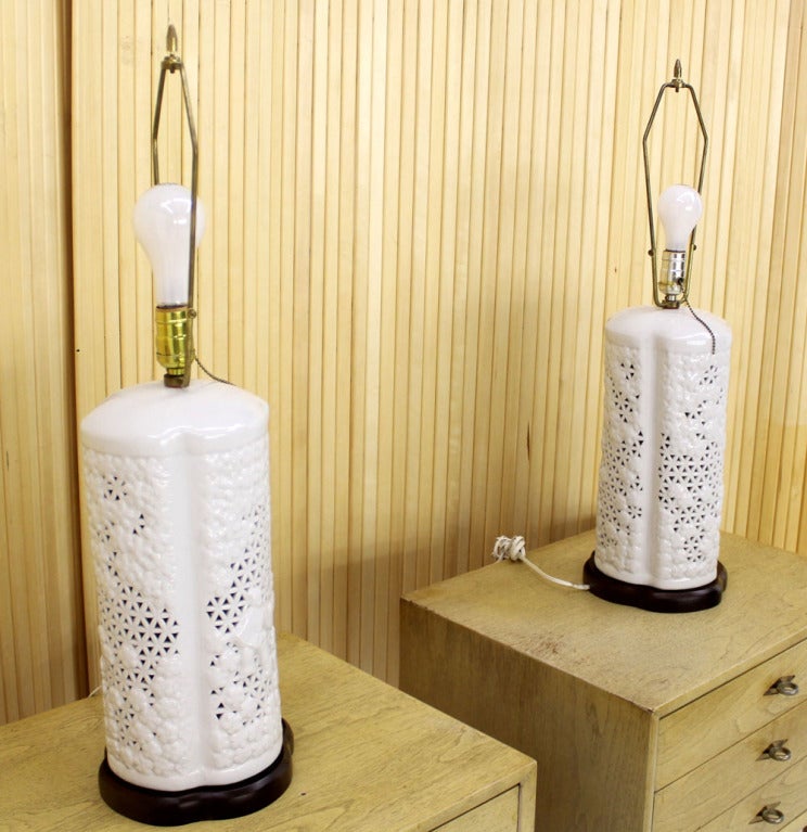 Pair of Japanese Porcelain Oriental Table Lamps with Painted Shades 4