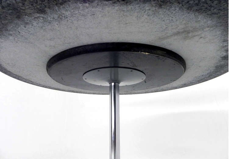 Mid Century Modern Round Iridescent Granite Tulip Base Dining or Center Table In Excellent Condition In Rockaway, NJ