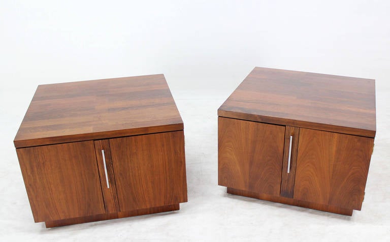 Pair of Mid-Century Modern Cube Shape End Table Cabinets in Rosewood Walnut 2
