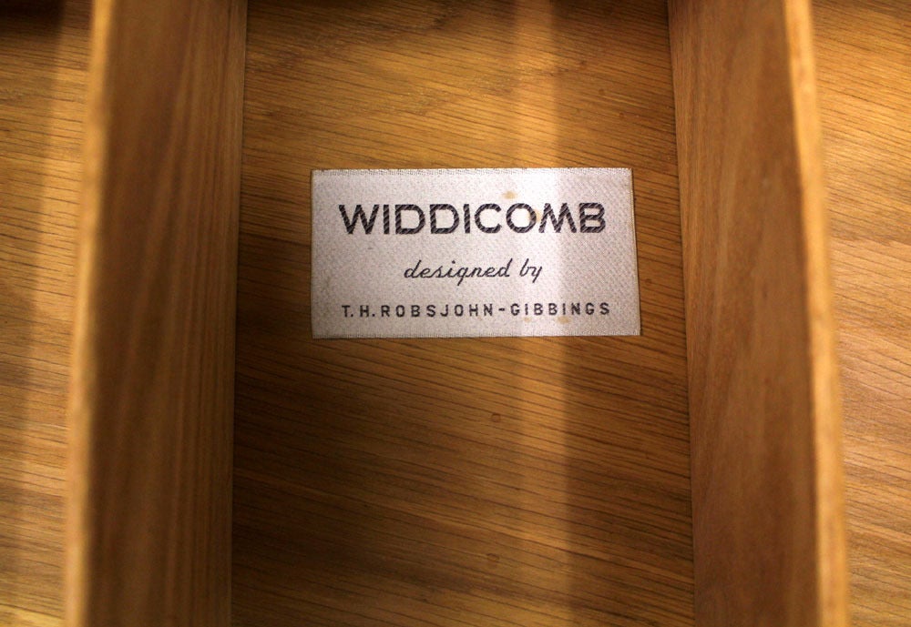 Mid-20th Century Mid-Century Modern Robsjohn-Gibbings Dresser for Widdicomb