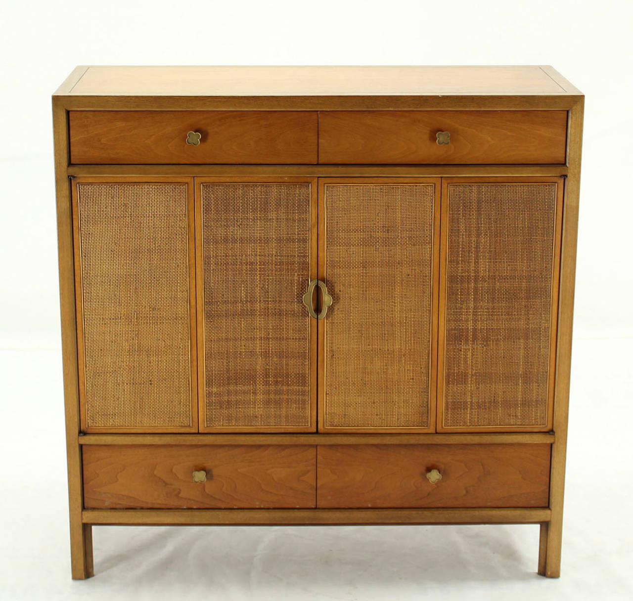 Mid-Century Modern Gentelmen's Chest by Henredon 3