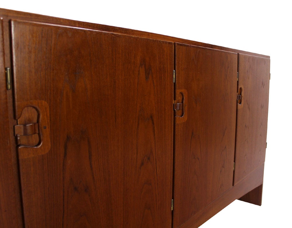 Danish Mid-Century Modern Extra-Long Teak Credenza Dresser 2