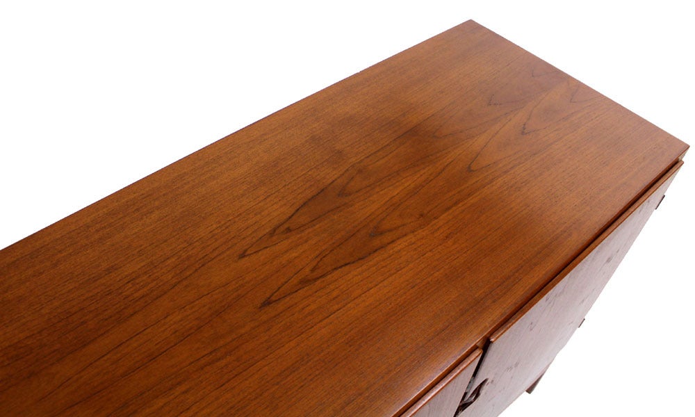 Danish Mid-Century Modern Extra-Long Teak Credenza Dresser 4