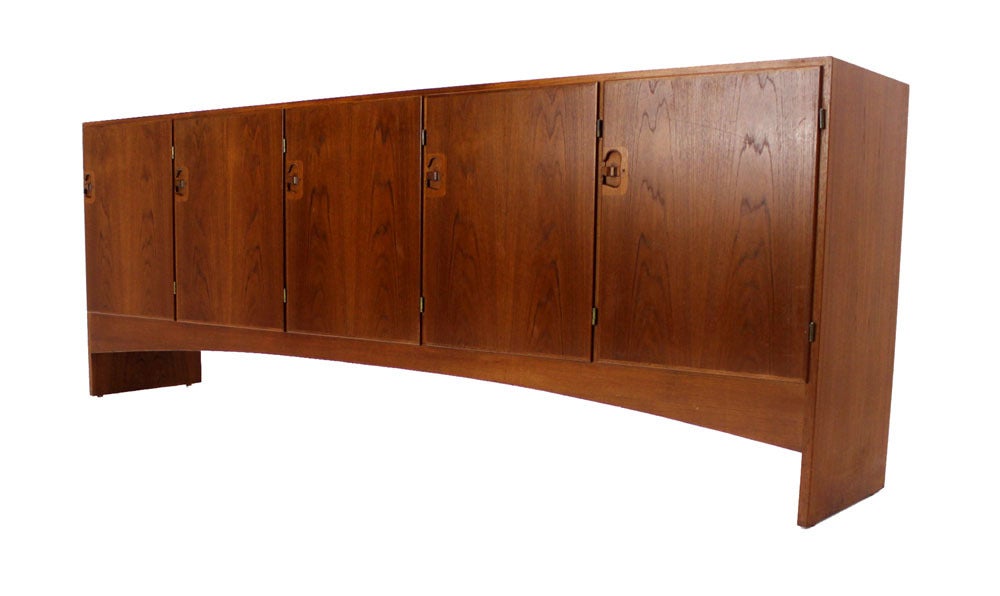 Danish Mid-Century Modern Extra-Long Teak Credenza Dresser 3
