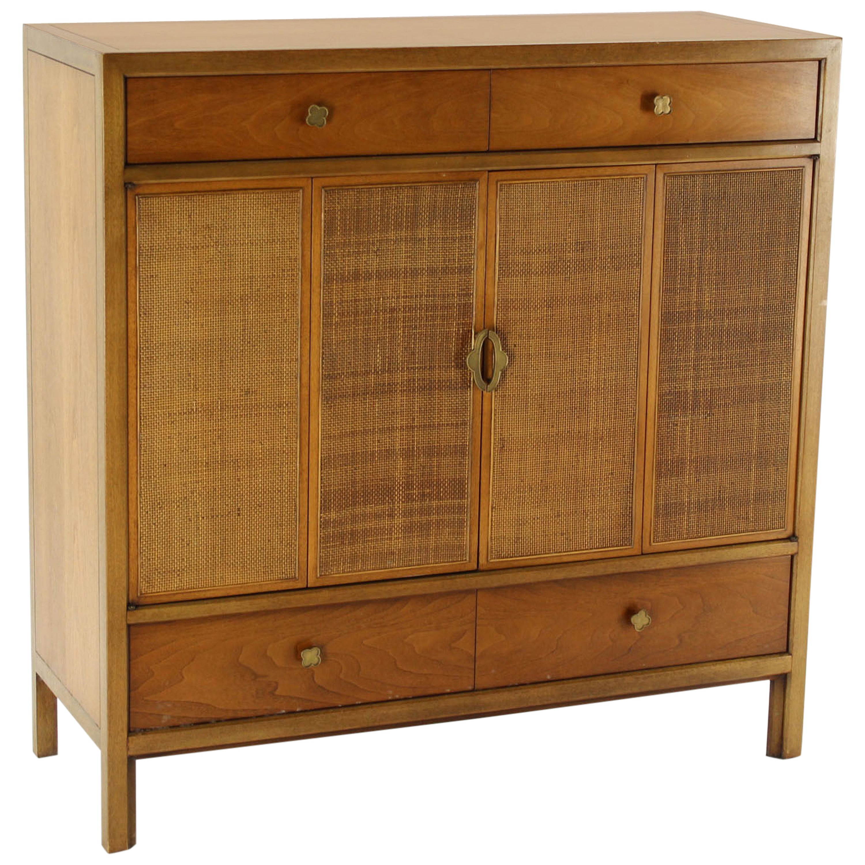 Mid-Century Modern Gentelmen's Chest by Henredon