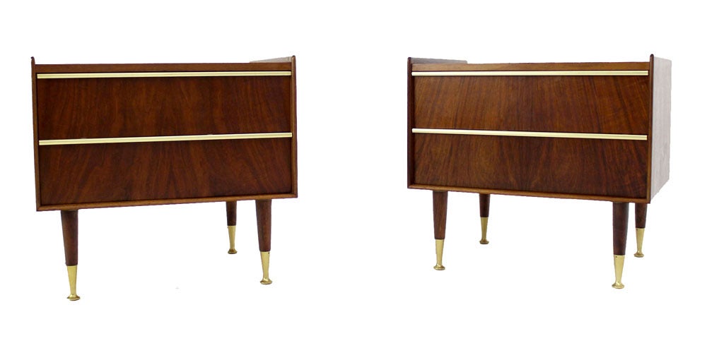 Pair of Mid-Century Modern Walnut Night Stands by Edmond Spence In Excellent Condition In Rockaway, NJ