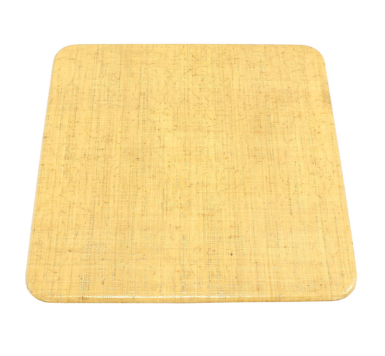 Américain Table basse carrée recouverte de tissu sous bord biseauté. en vente