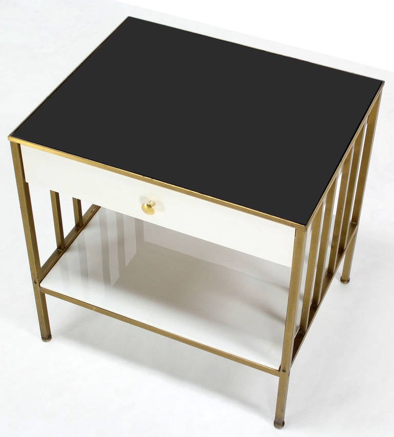 Solid Brass Mid Century Modern End Side Table One Drawer Stand Smoked Glass Top In Excellent Condition In Rockaway, NJ