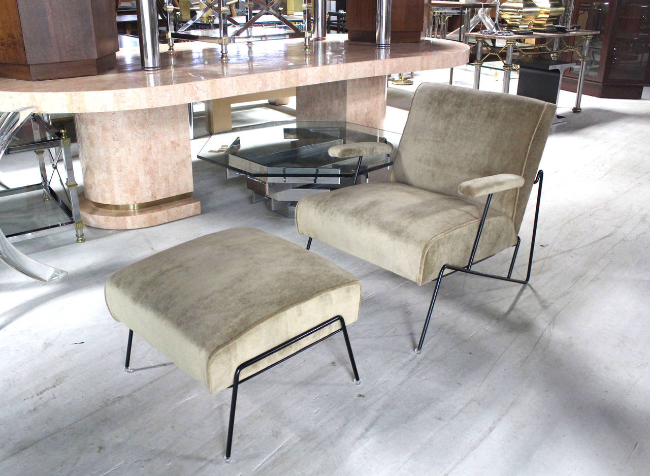 Very nice mid century modern lounge chair with  21x21x15 ottoman or foot stool.
