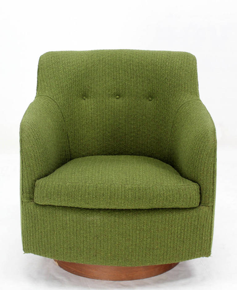 Mid-Century Modern Milo Baughman for Thayer Coggin Thick Wool Upholstery Barrel-Back Lounge Chair