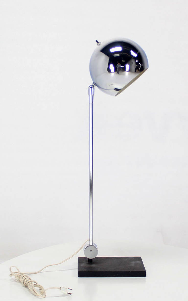 Mid-Century Modern Chrome Ball Table Lamp by Robert Sonneman 3