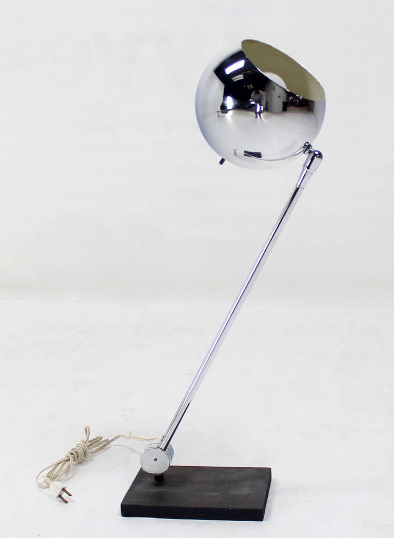 Mid-Century Modern Chrome Ball Table Lamp by Robert Sonneman 5