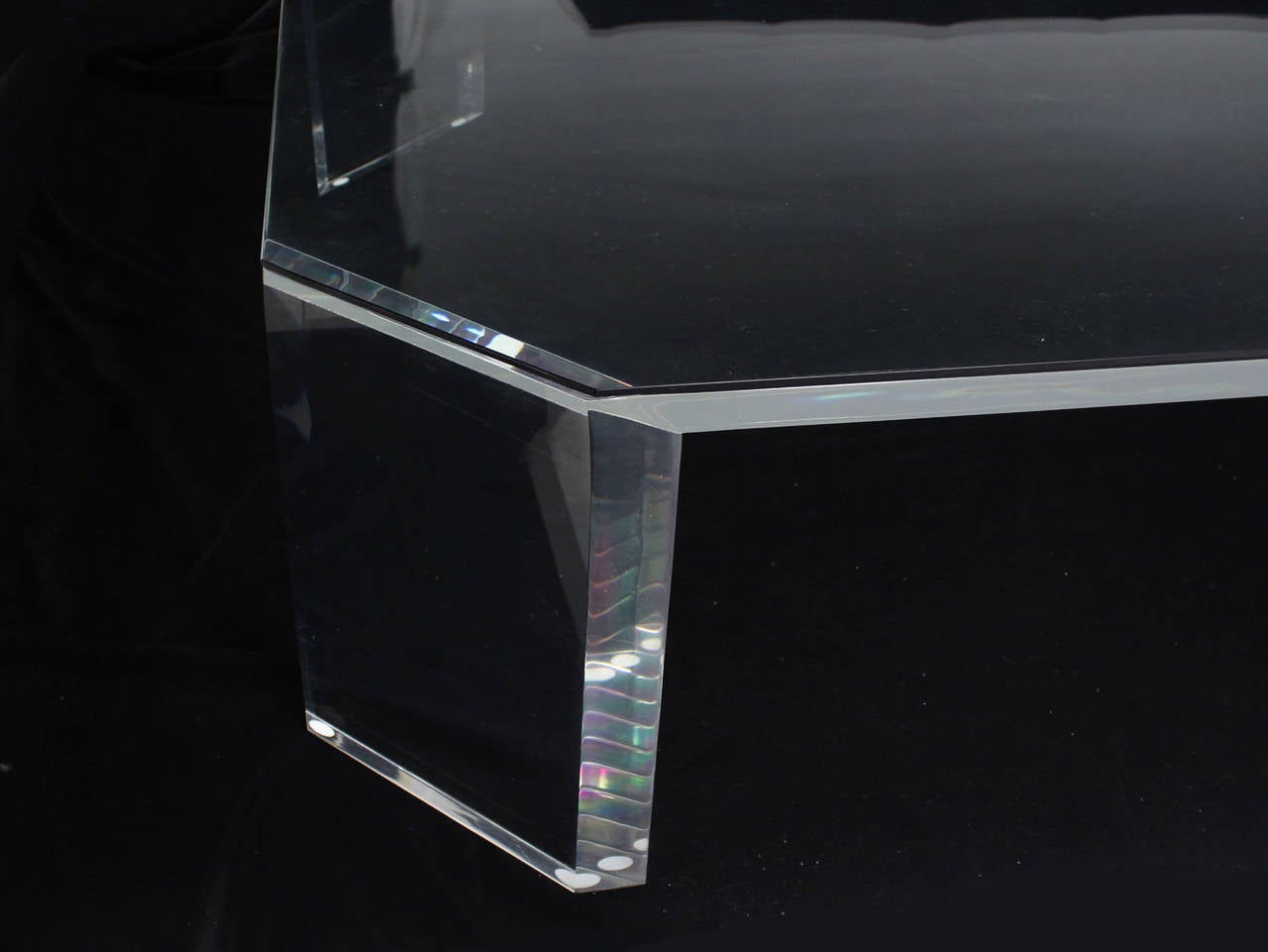 Large Rectangular Lucite Coffee Table In Excellent Condition In Rockaway, NJ