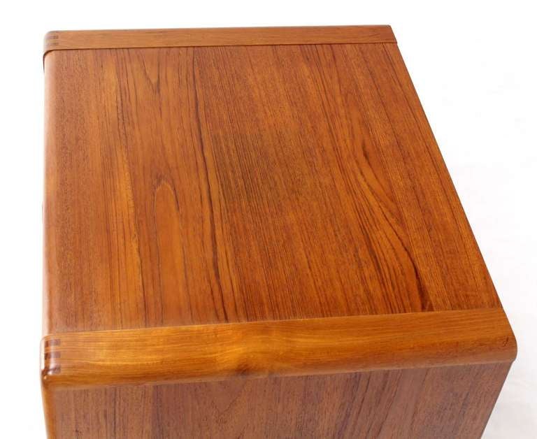 Danish Mid-Century Modern Teak One-Drawer End Table or Night Stand In Excellent Condition In Rockaway, NJ