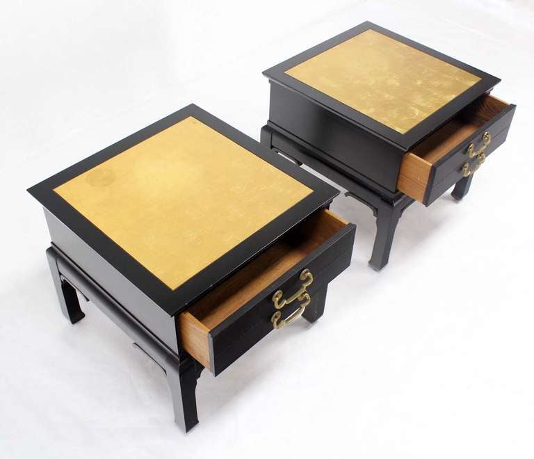 Pair of Modern Black Lacquer Gold Leaf-Top End Tables In Good Condition In Rockaway, NJ
