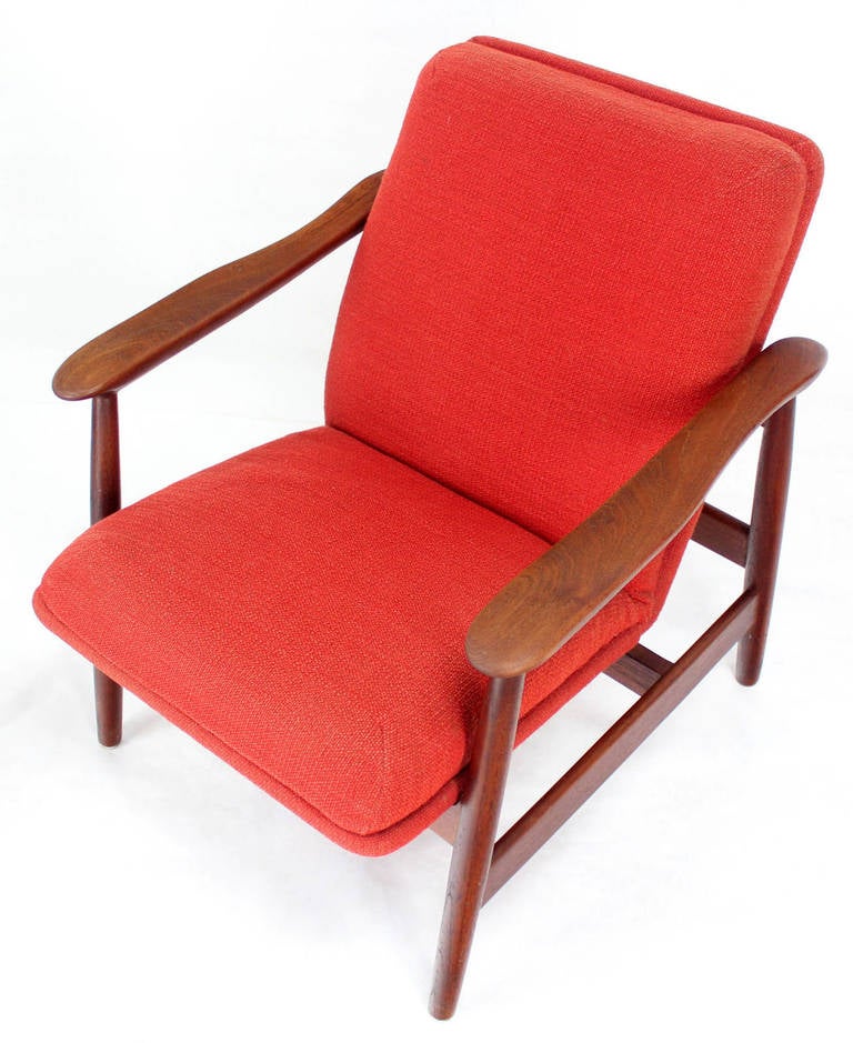 Pair of Mid-Century Danish Modern Solid Oiled Walnut Lounge Chairs For Sale 3