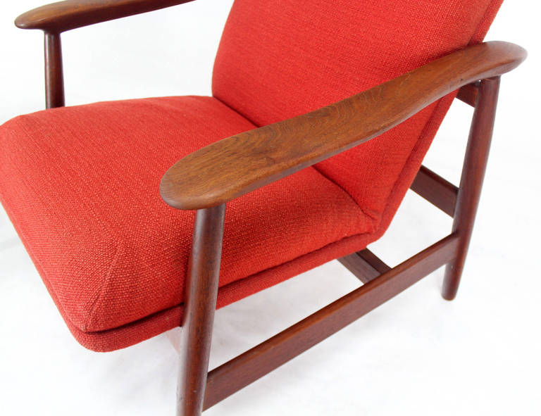 Pair of Mid-Century Danish Modern Solid Oiled Walnut Lounge Chairs In Excellent Condition For Sale In Rockaway, NJ