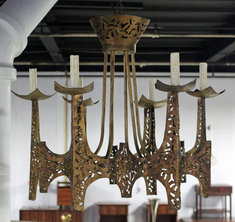 Very nice Mid-Century Modern Brutalist chandelier.