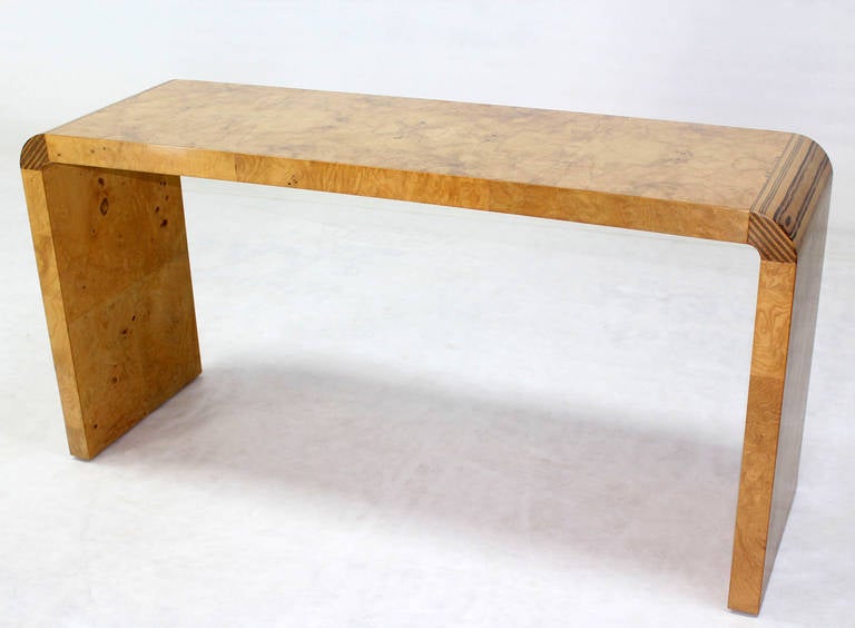 Burl Wood Mid-Century Modern Console Table by Henredon In Excellent Condition In Rockaway, NJ