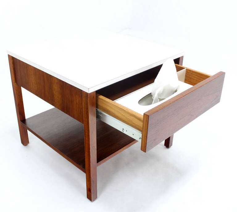 20th Century Pair of Mid-Century Modern Knoll Walnut End Tables or Nightstands