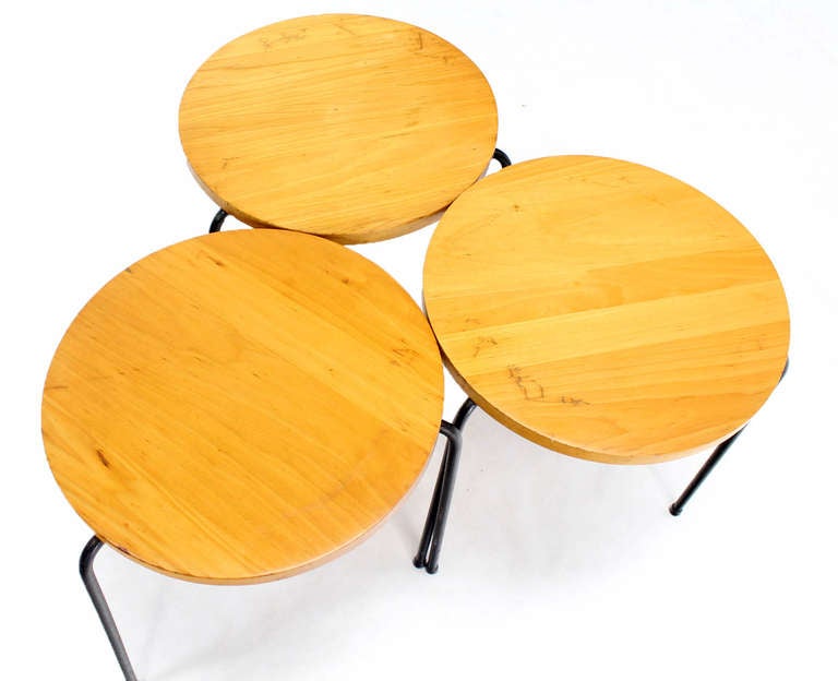 Set of Three Mid-Century Modern Nesting Tables in Style of Paul McCobb 4