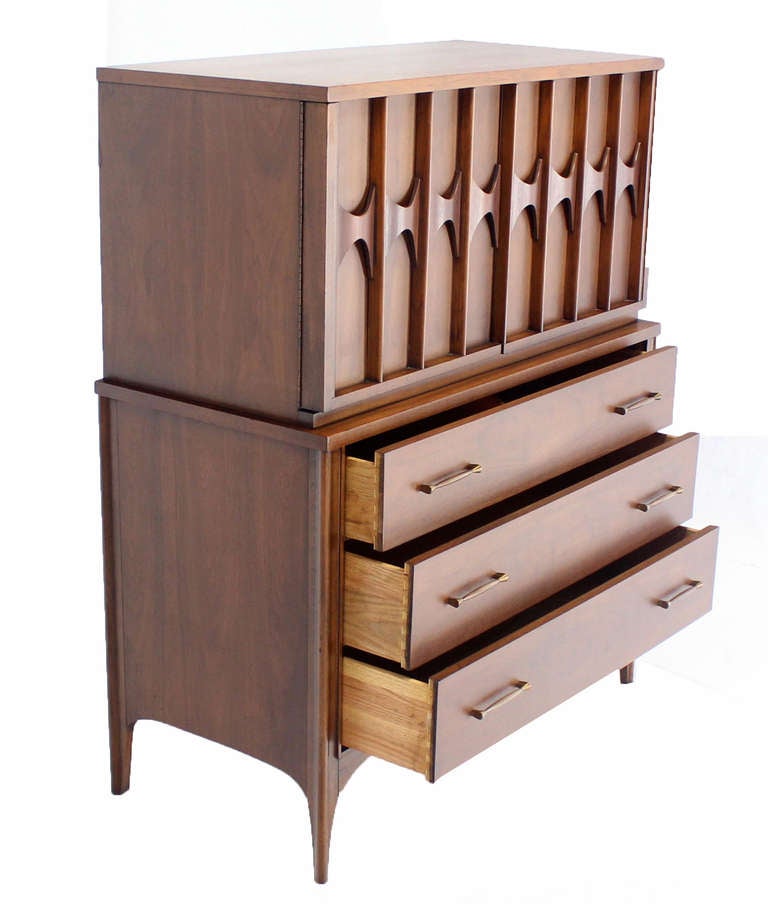 Mid-Century Danish Modern High Chest Dresser in Walnut and Rosewood In Excellent Condition In Rockaway, NJ