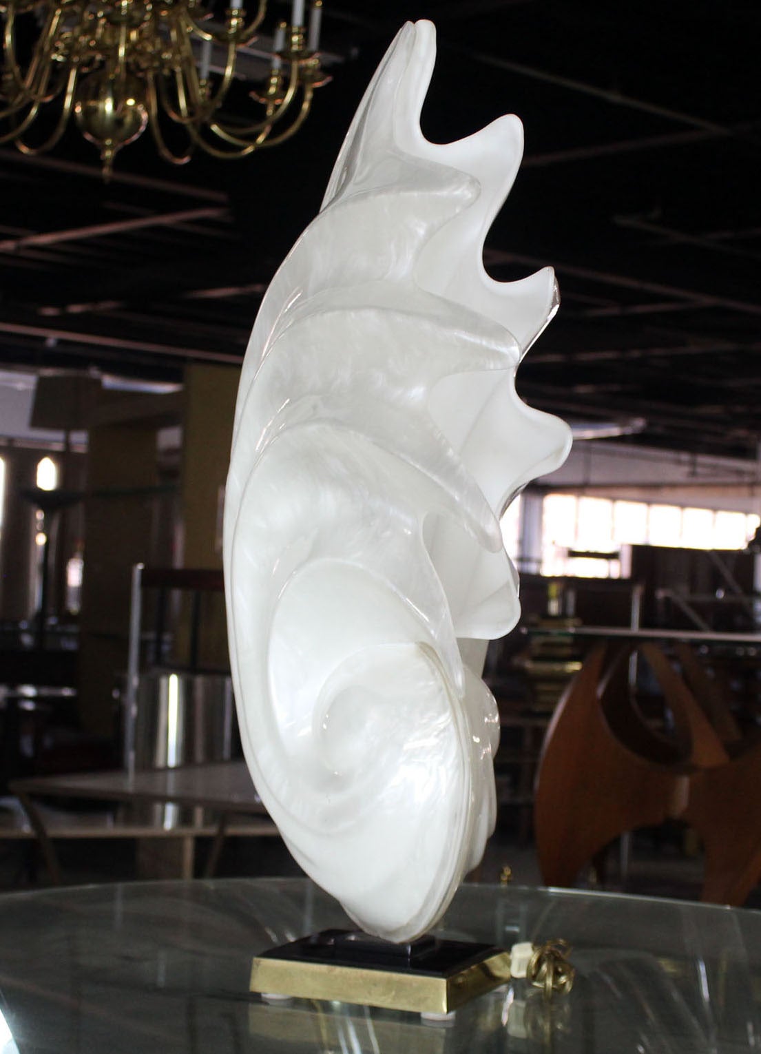 20th Century White Molded Acryilic Mid-Century Modern Sculptural Table Lamp