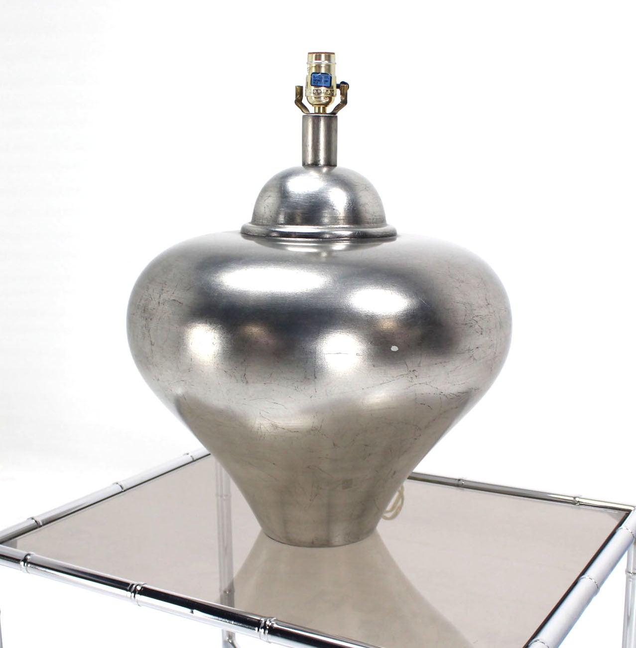 Mid-Century Modern Silver Gilt Round-Base Table Lamp 1