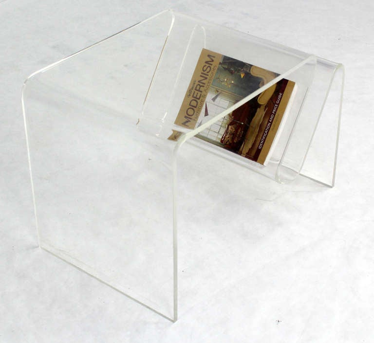 American Mid Century Modern Bent Lucite Magazine Rack Table Stand
