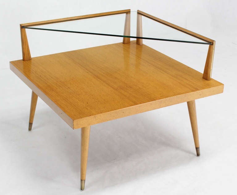 Very nice mid century modern blond walnut corner coffee table.