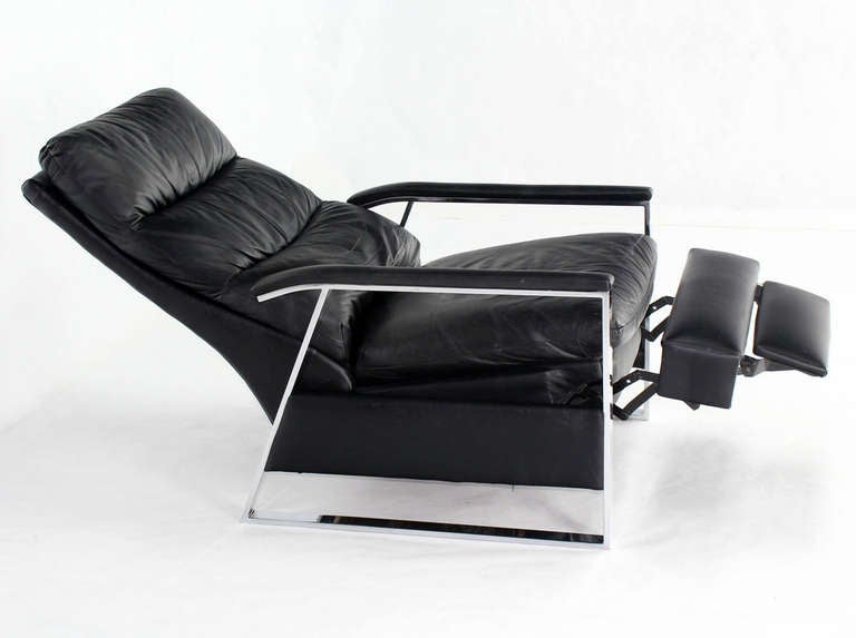 Mid-Century Modern Leather and Chrome Base Recliner by Baughman In Excellent Condition In Rockaway, NJ