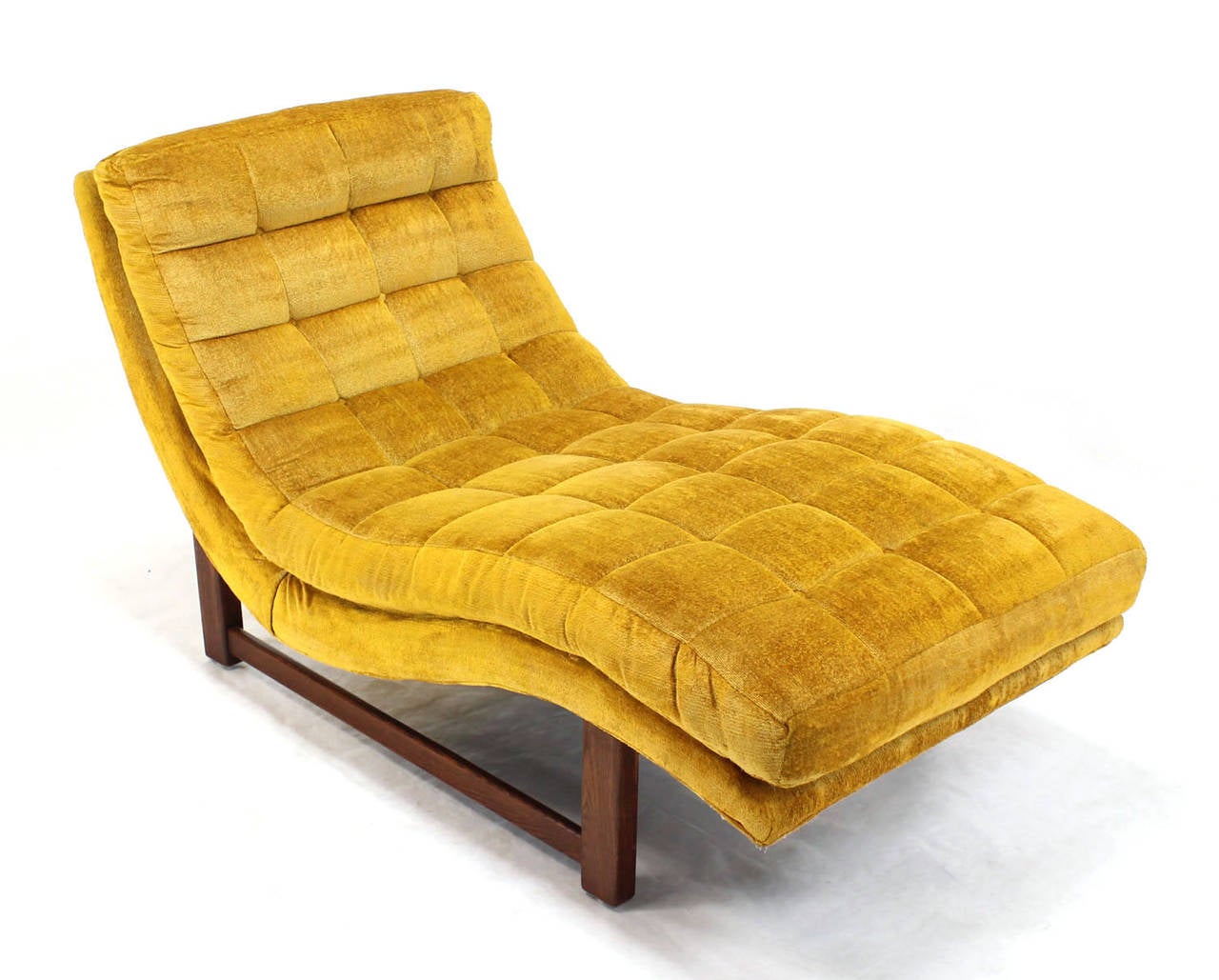 Sharp looking golden velvet upholstery chaise longue possibly designed by Milo Baughman.