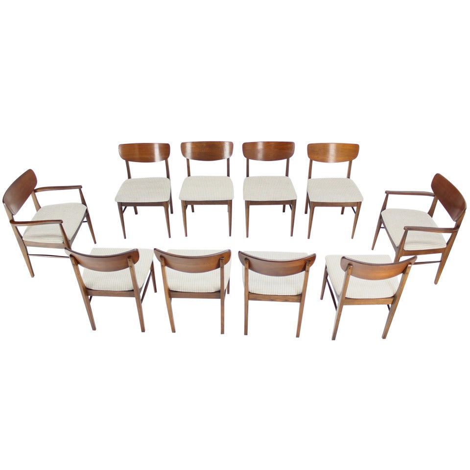 Ensemble de dix chaises de salle à manger en noyer:: de style danois:: moderne de mi siècle