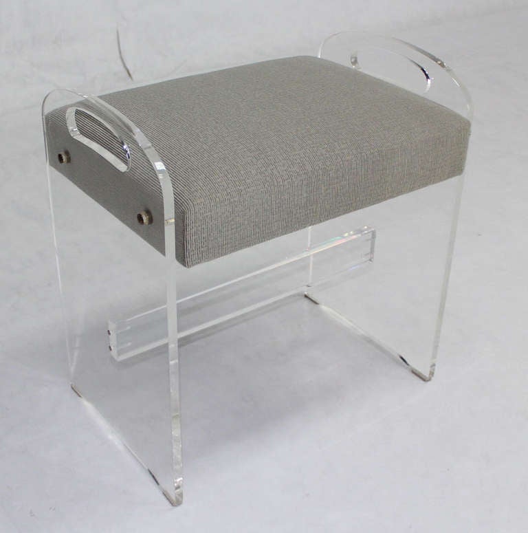 Very nice mid-century modern lucite bench in style of V. Kagan