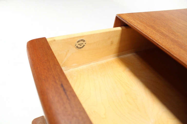 20ième siècle Commode bachelor en teck:: style danois moderne du milieu du siècle:: de Falster