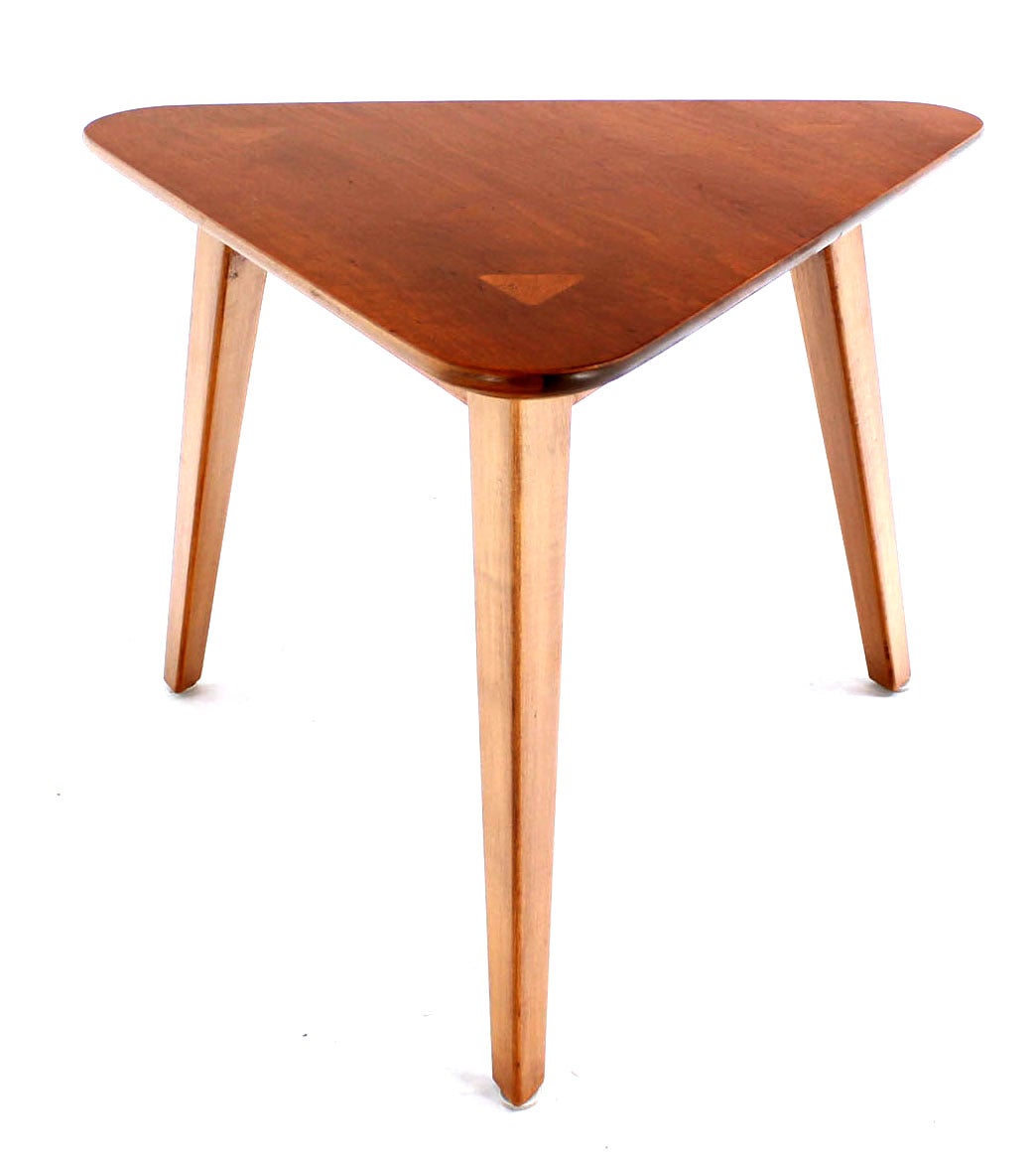 Very nice Scandinavian modern tri legged end side table. Nice design with legs pierce jointed through the top.