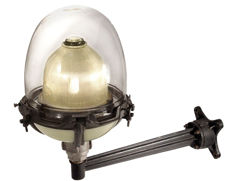 American Amazing Tripple Glass Holophane street lamp