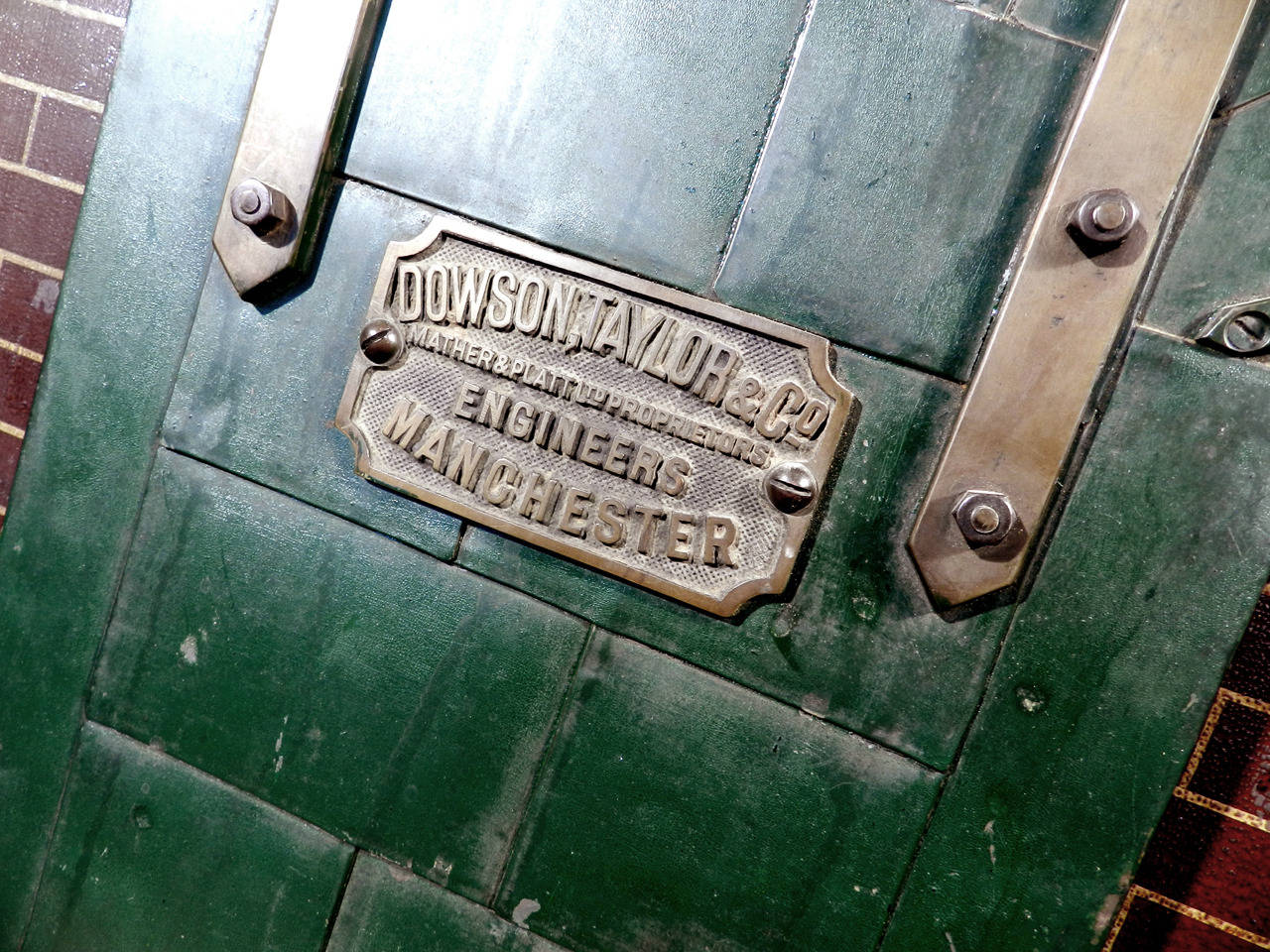 door sample display