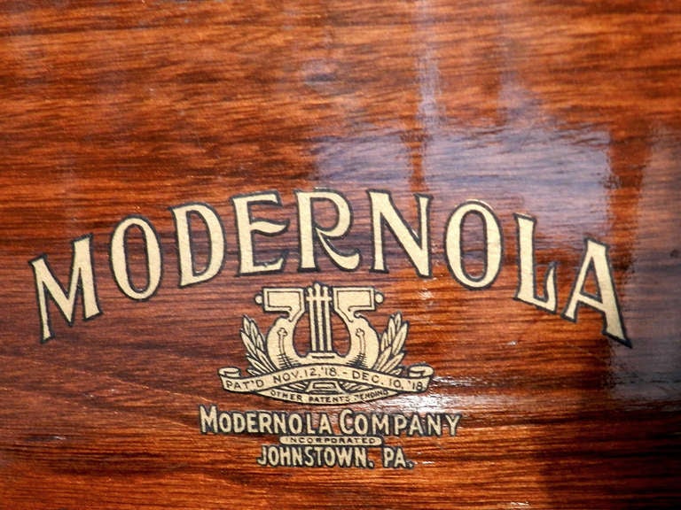 what is a modernola