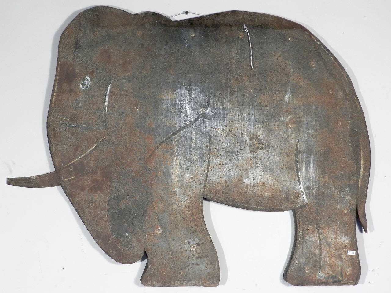 Tin Folk Art Elephant Sign In Distressed Condition In Peekskill, NY