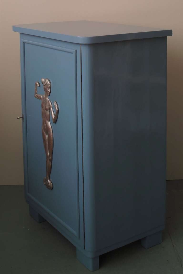 A Lacquered Berlin Deco Cabinet In Excellent Condition In Saarbruecken, DE