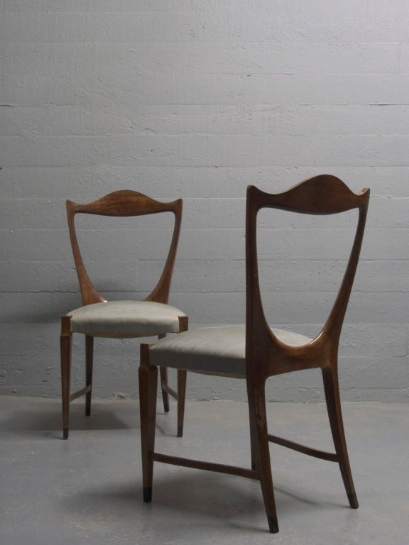 An important pair of mahogany & ebony side chairs by Paolo Buffa In Excellent Condition In Saarbruecken, DE