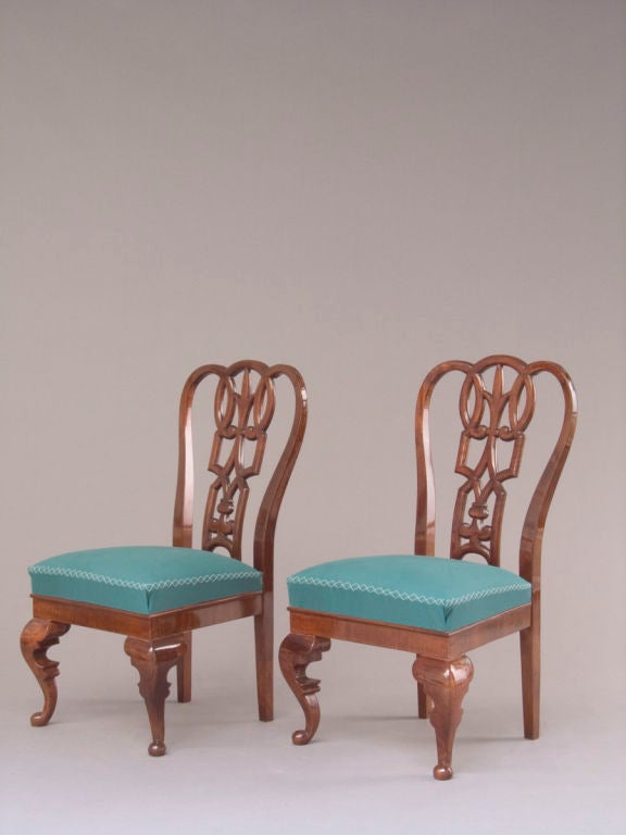 A pair of carved and veneered walnut side chairs by Lajos Kozma produced by the Budapest workshops. 


Literature: Koós, Judith: Kozma Lajos munkássága. Budapest 1975, S. 131.