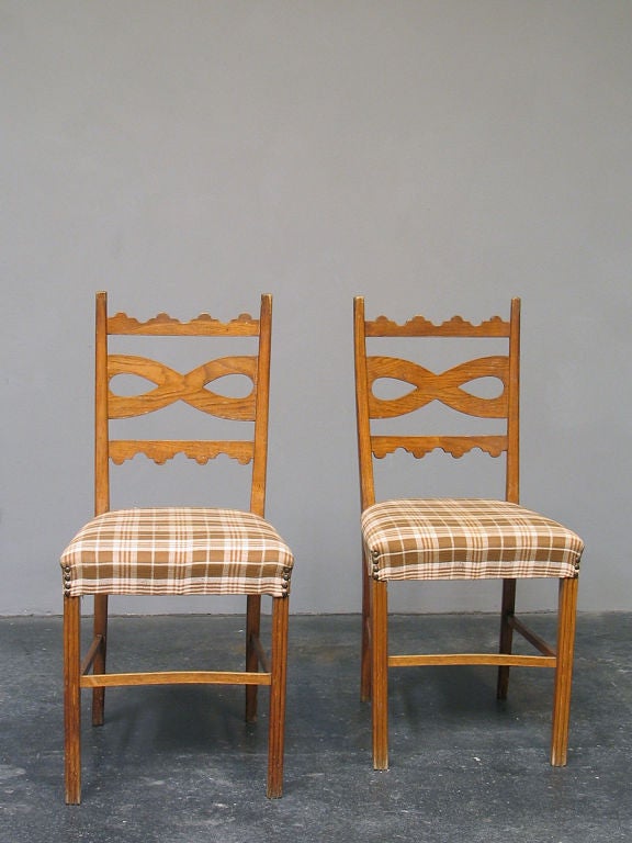 A pair of side chairs by Paolo Buffa In Excellent Condition In Saarbruecken, DE