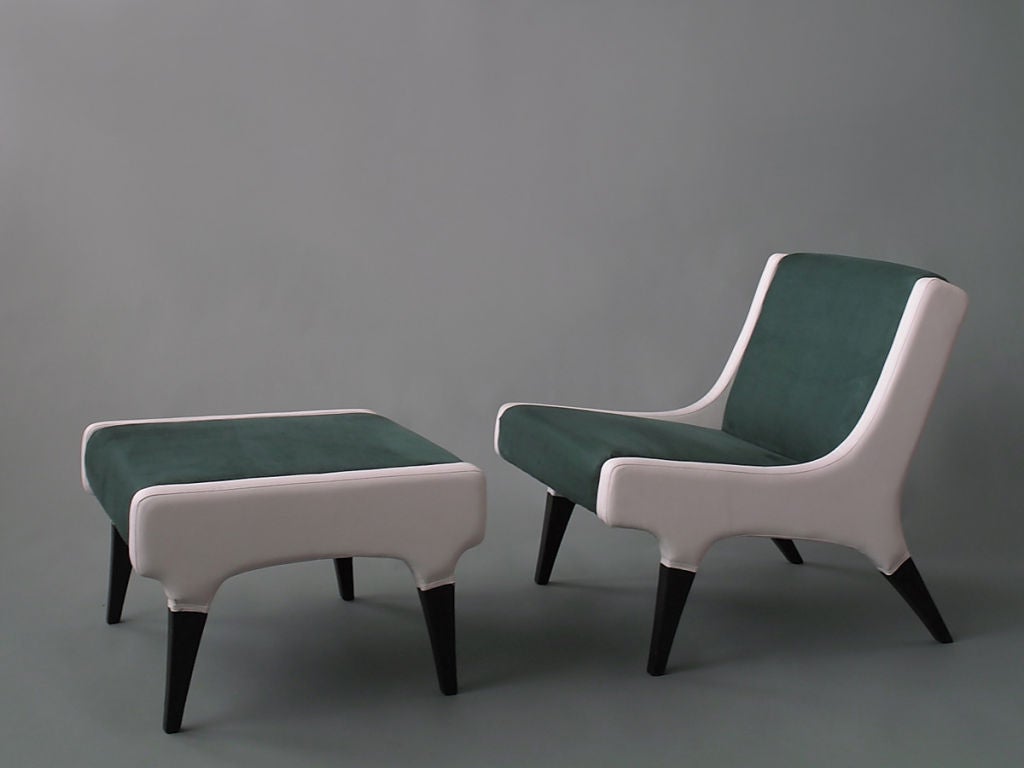 A pair of lounge chairs with ottomans from the Hotel Parco dei Principi, Rome. Manufactured by Cassina.