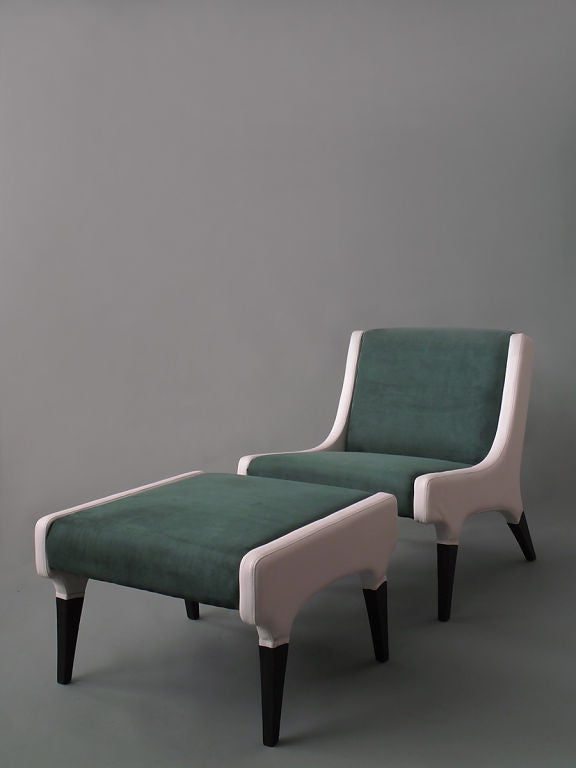 Italian A pair of lounge chairs with ottomans by Gio Ponti