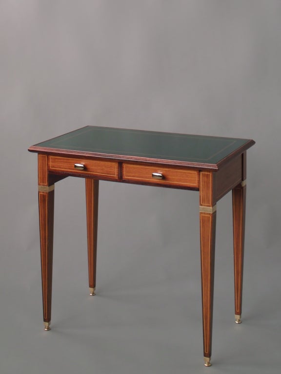 A Milanese Rosewood Side Table  In Excellent Condition In Saarbruecken, DE