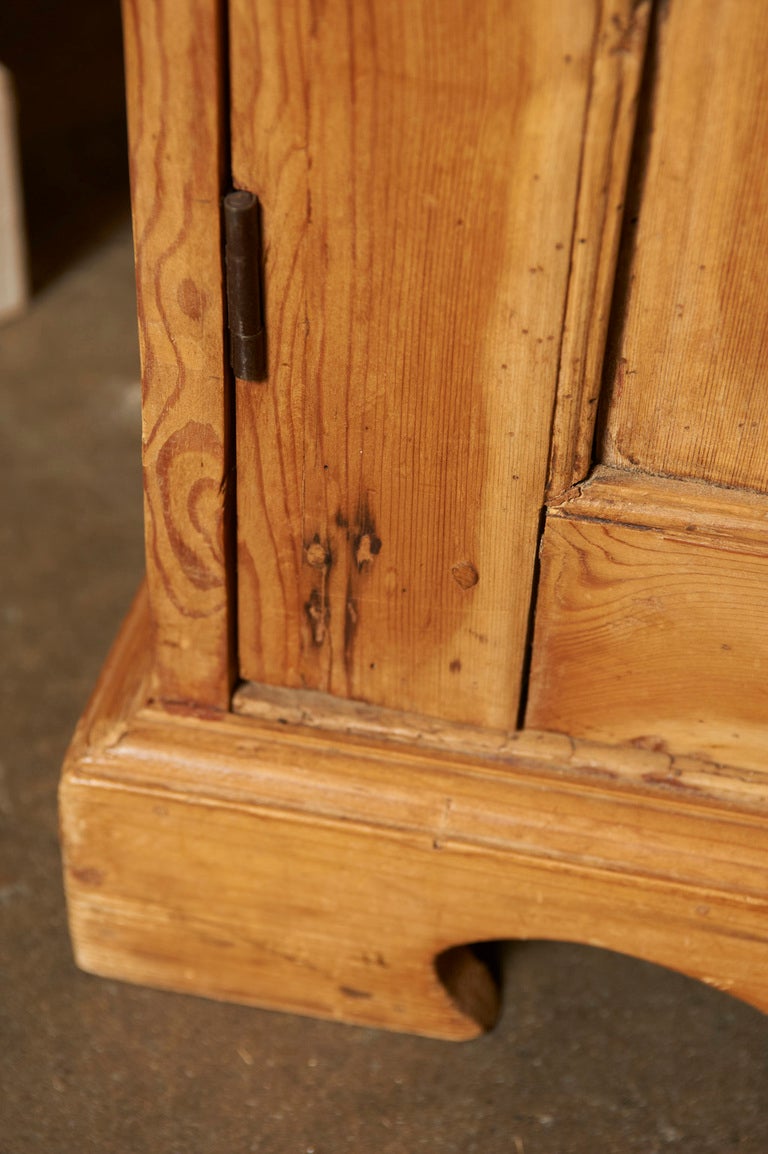 English pine secretaire/bookcase, mid-19th c. 3